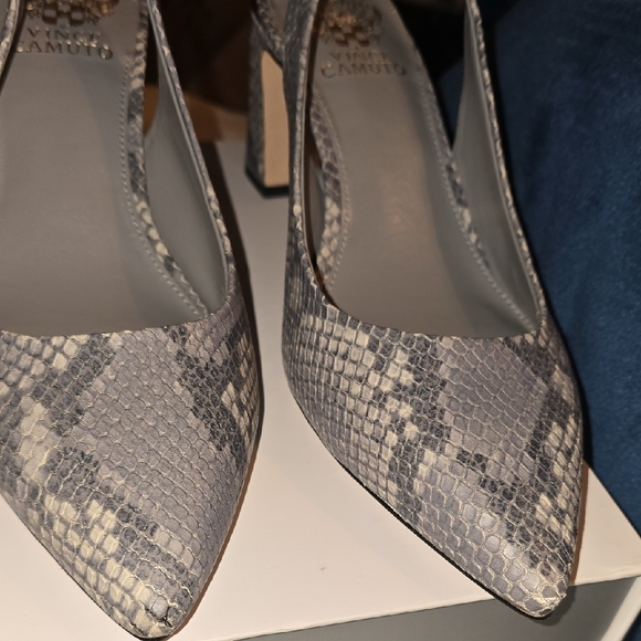 Vince Camuto Snakeskin Patterned Heels - Picture 4 of 6